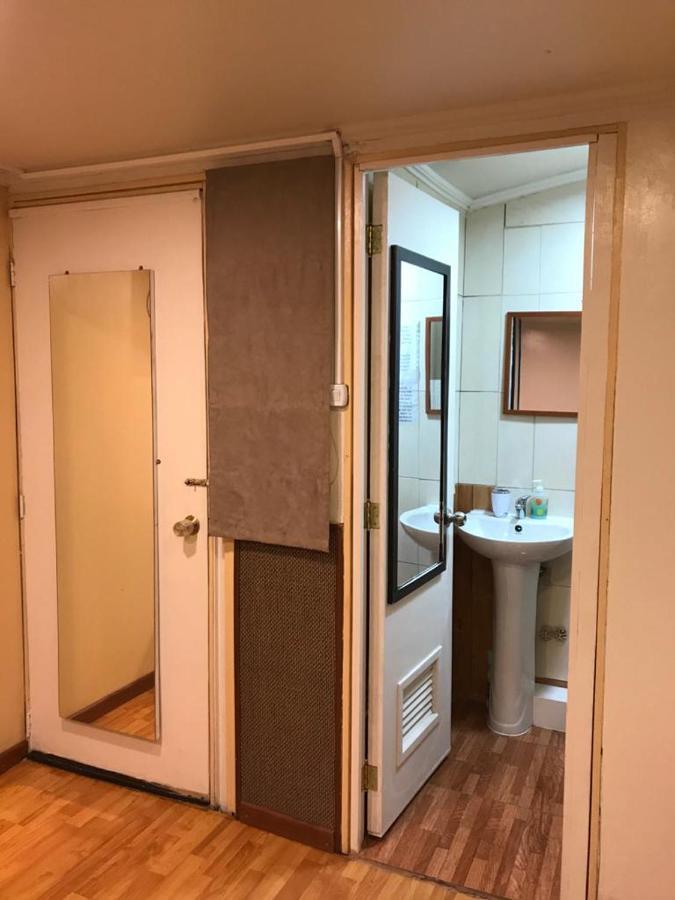 Hostal Las Condes Familiar Σαντιάγκο Εξωτερικό φωτογραφία